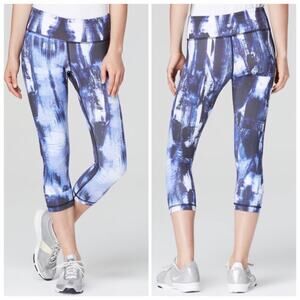 Vimmia Athletic Leggings Blue & White Abstract Print Crop Capri
